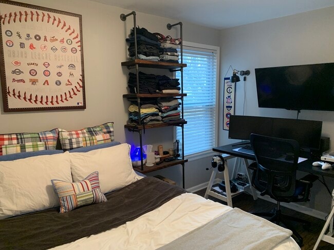 Building Photo - 146 N Brockway St