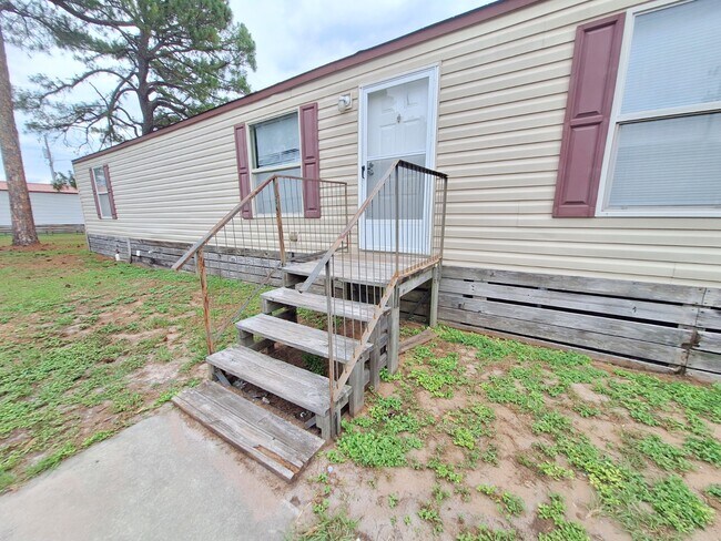 Building Photo - 1134 Kelly Dr