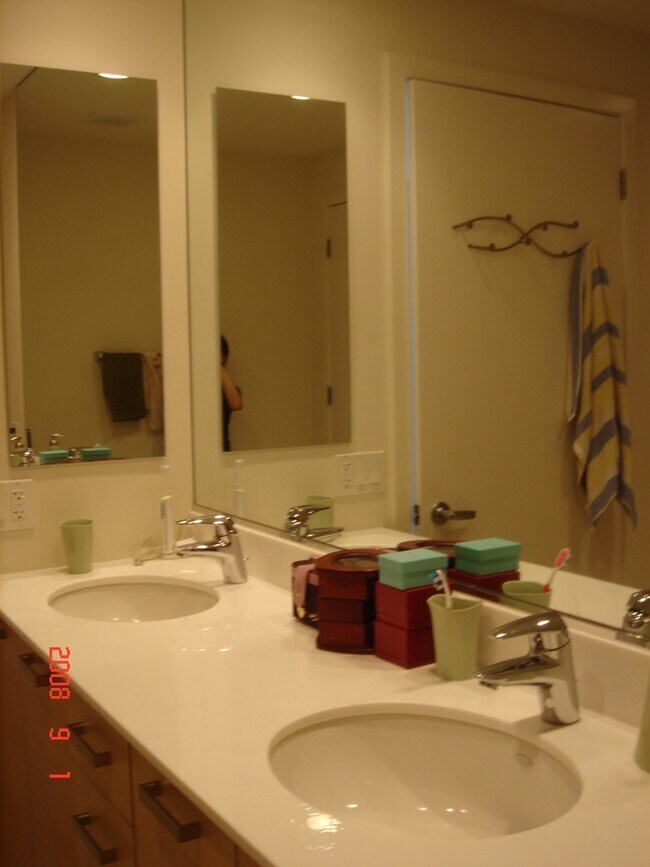 Building Photo - 240 E Illinois St