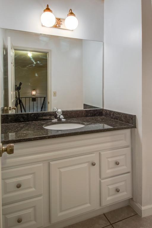 Building Photo - Coming soon! Nice remodel of townhouse Con...