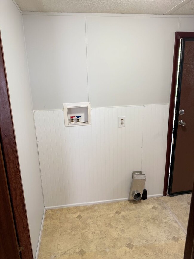 Building Photo - 2 Bedroom Home in Campbell County