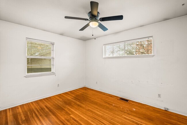 Building Photo - 11 Berrywood Cir