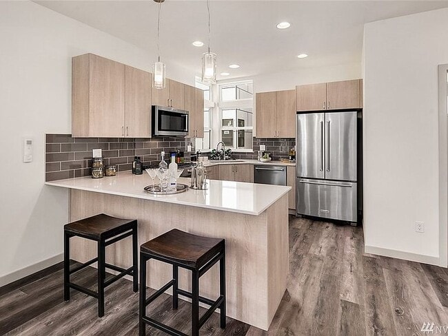 Primary Photo - 1631 S King St