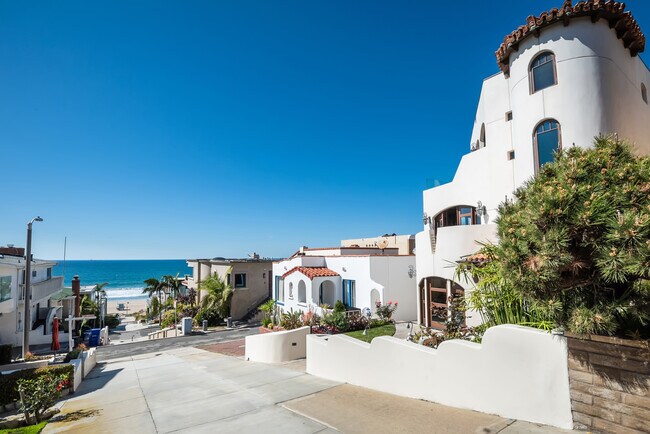 Building Photo - 221 30th St