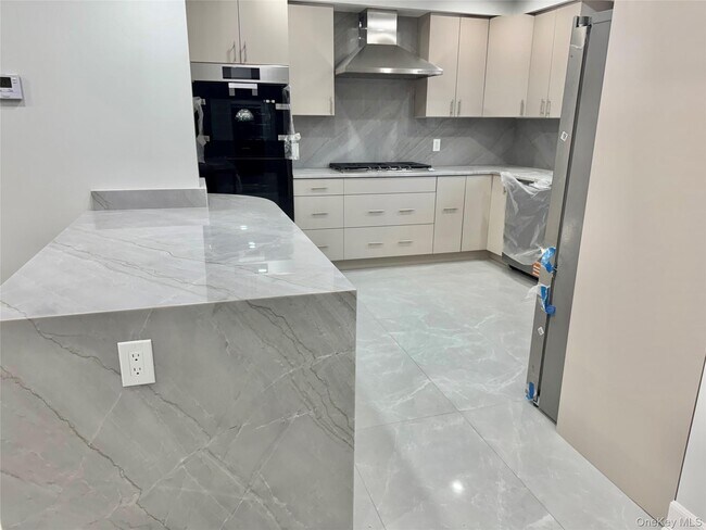 Building Photo - 32 Berkshire Rd