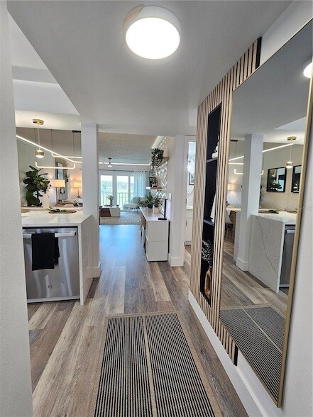 Building Photo - 437 Cerromar Ln