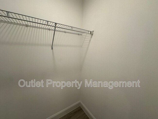 Building Photo - 790 W Gaucho Cir