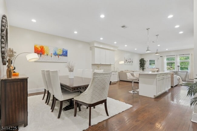 Building Photo - 61 Mechanic St