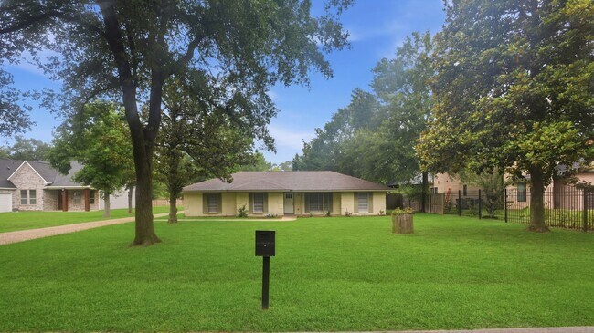 Building Photo - 1511 Sungail Dr