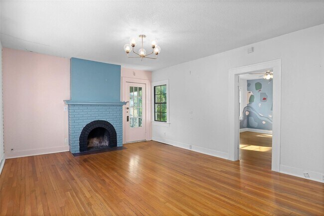 Building Photo - 4037-4039 Roswell St