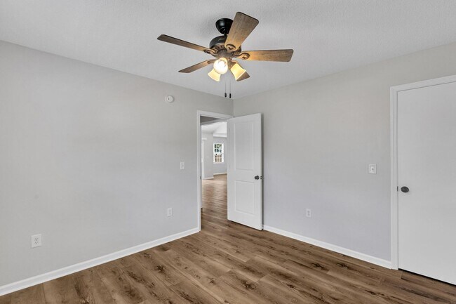Building Photo - 3 bedroom Ranch in Justice Farm with FROG!