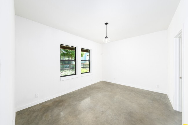 Building Photo - 1150 N Olive St