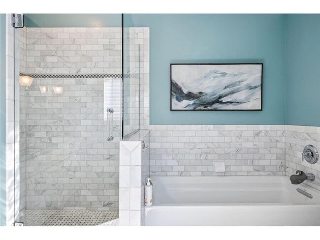 Building Photo - 5 Cooper Ave