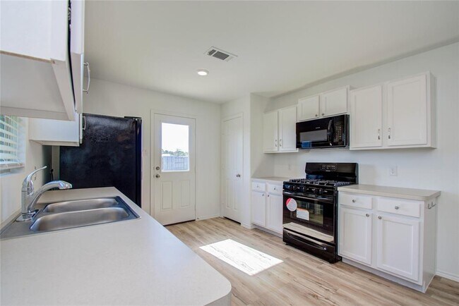 Building Photo - 5200 Elrington Vly Ln