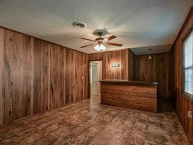 Building Photo - 205 Bob White Ave