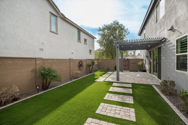 Building Photo - 25822 N 20th Ln