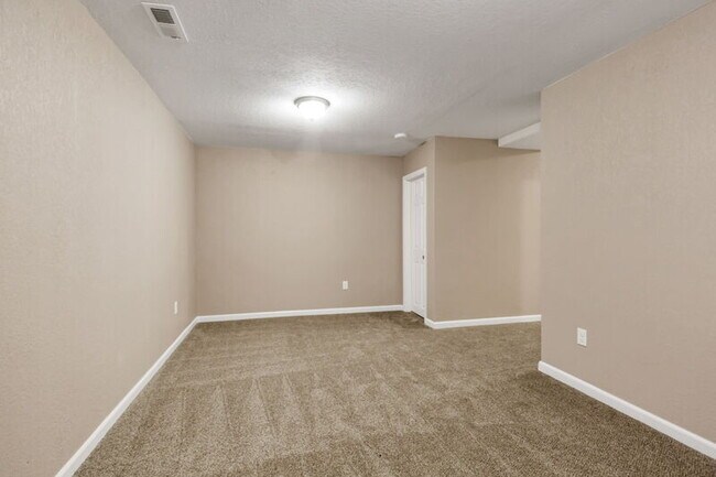 Building Photo - 18010 Becket Dr