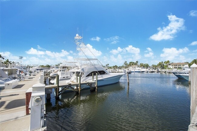 Building Photo - 13633 Deering Bay Dr