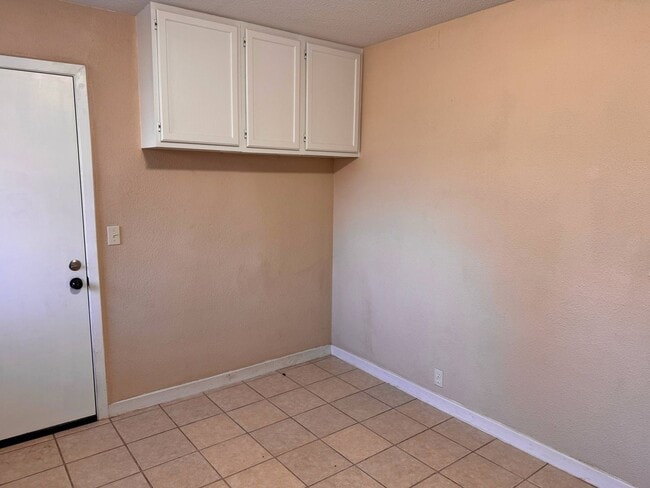 Building Photo - Affordable 3 Bed 1 Bath In Lynwood