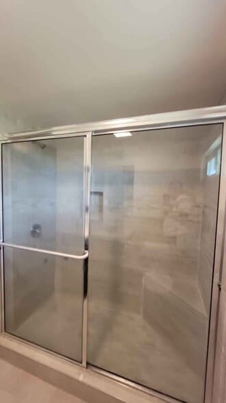 Shower - 41786 W Expressway 83