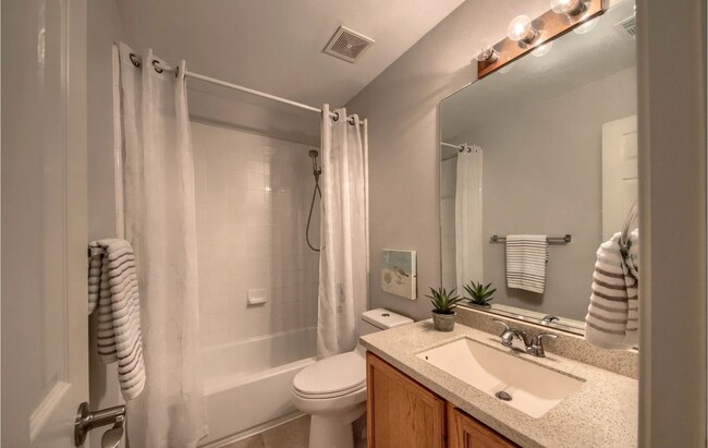 Building Photo - 7711 Parkwood Way