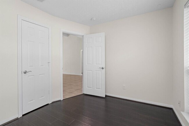 Building Photo - 10322 Ivy Oaks Ln
