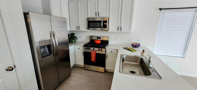 Building Photo - 10288 Prairie Dunes Ln