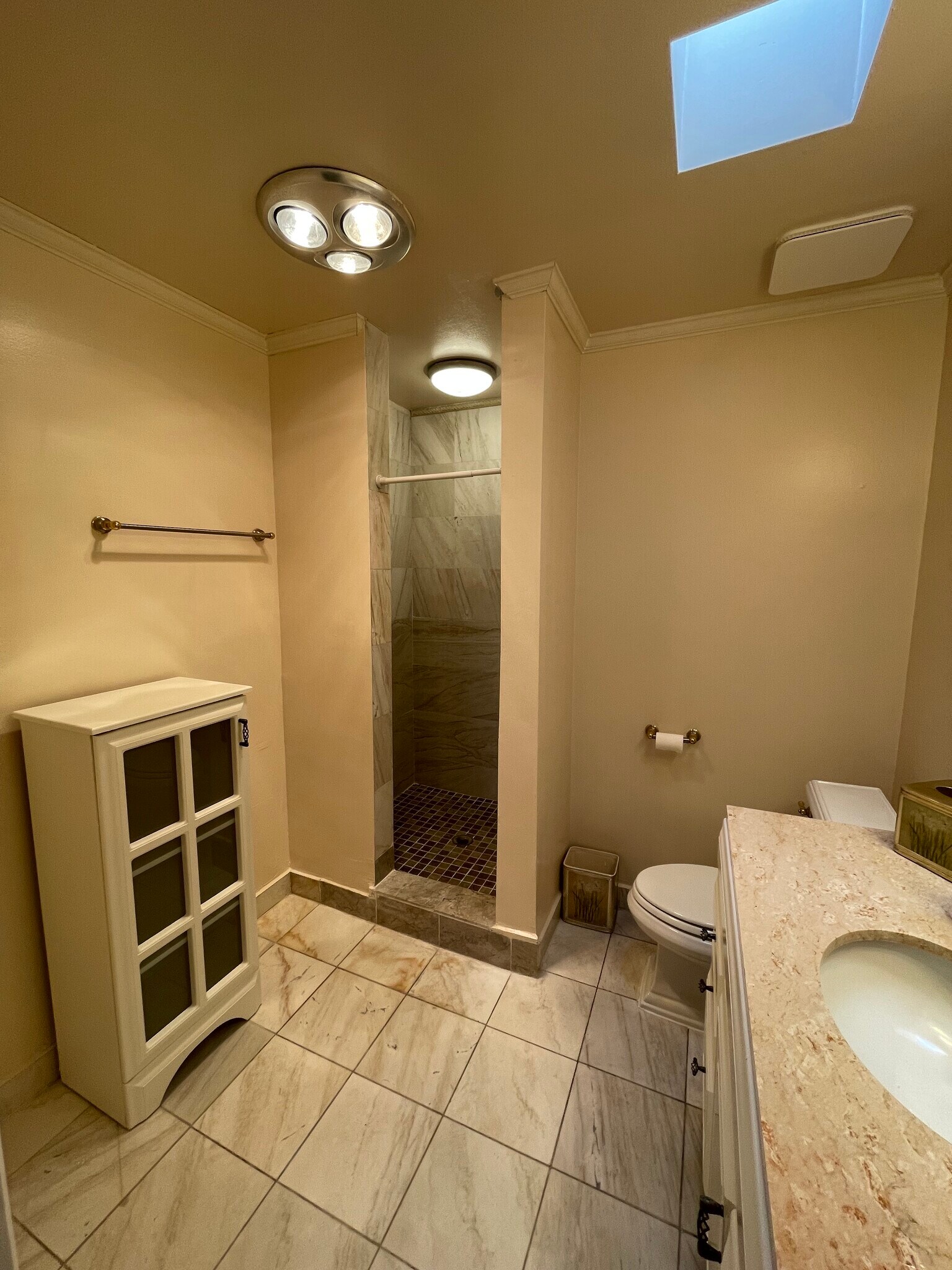 Master Bathroom - 5271 Newcastle Ave