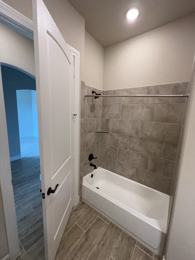 Building Photo - 9510 Turnstone Dr