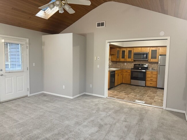 Building Photo - Charming 3 Bedroom with a Living Room, Sun Room,Huge Fenced Yard & More!