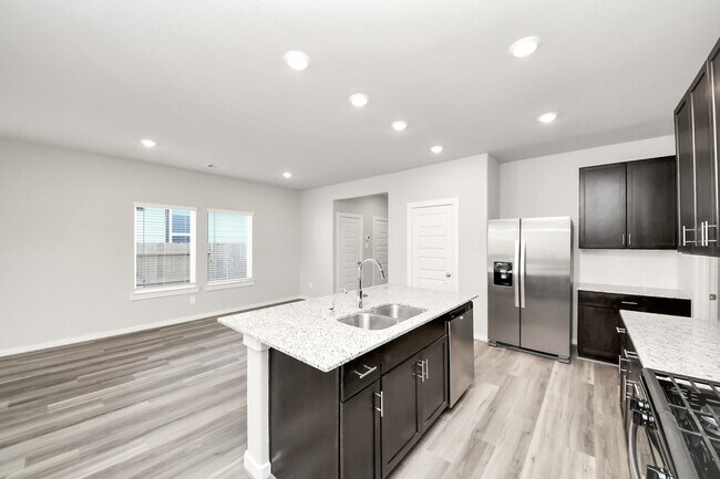 Building Photo - 16690 Sterling Clf St