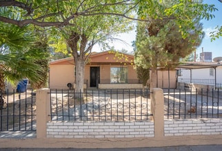 Building Photo - 216 Pacific Dr