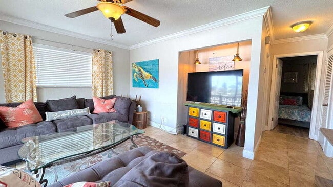 Building Photo - 506 University Blvd