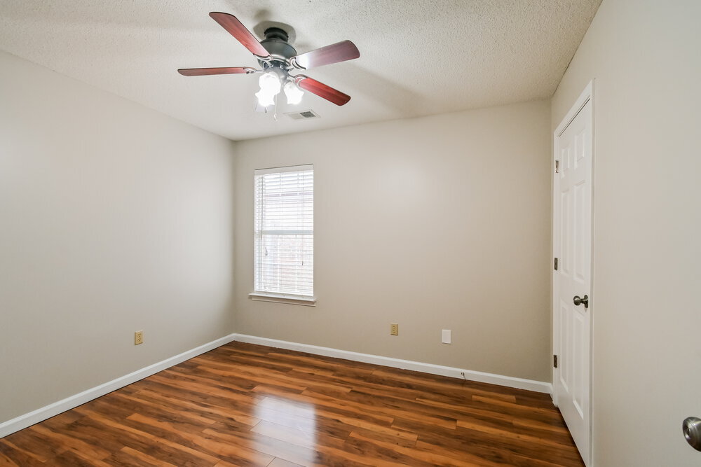 Building Photo - 8262 Regal Bend Dr
