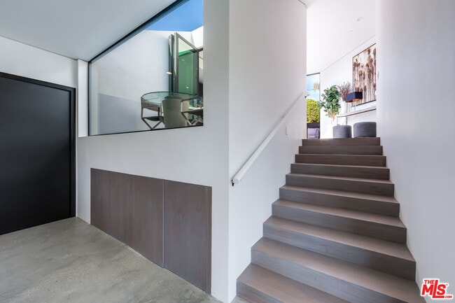 Building Photo - 857 Hilldale Ave