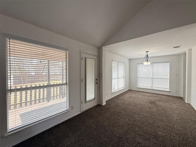 Building Photo - 708 Spring Brook Ln