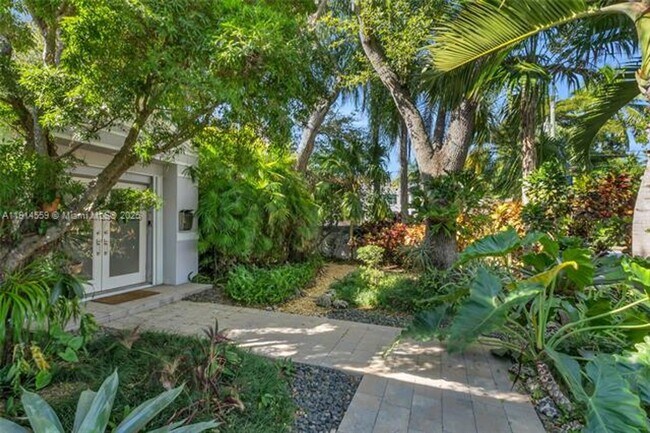 Building Photo - 5794 SW 76th Terrace