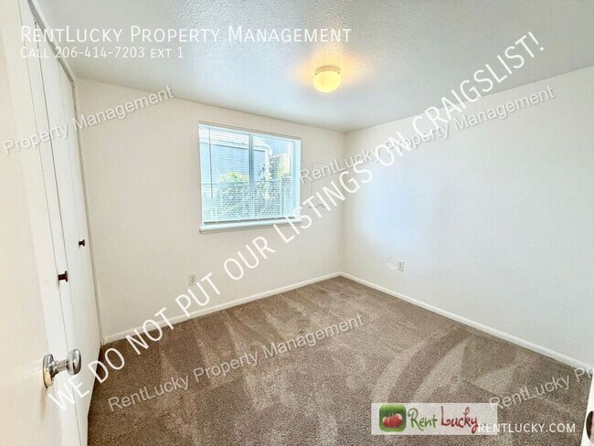 Building Photo - 5511 18th Ave S