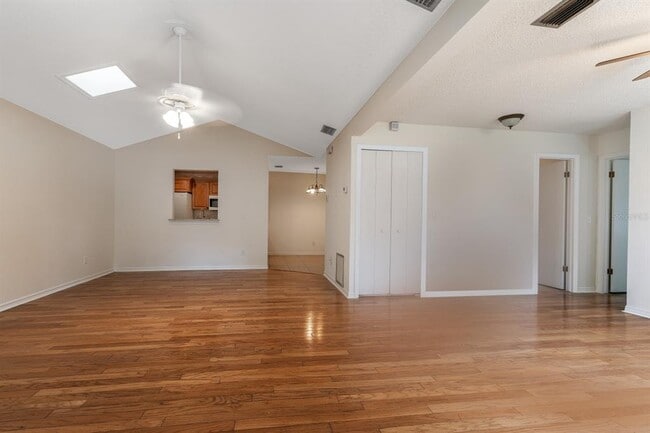 Building Photo - 1106 Golf Club Ct