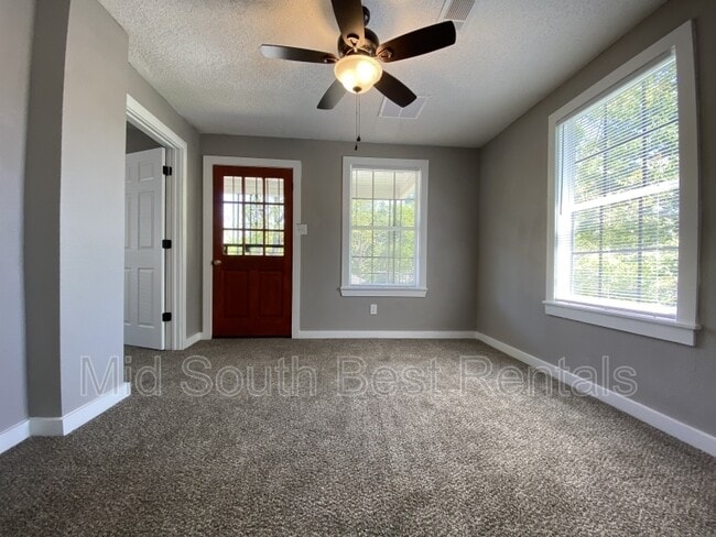 Building Photo - 1575 Rayburn St