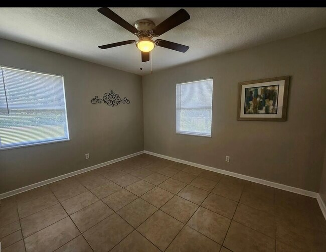 Building Photo - 3409 Sloan Rd