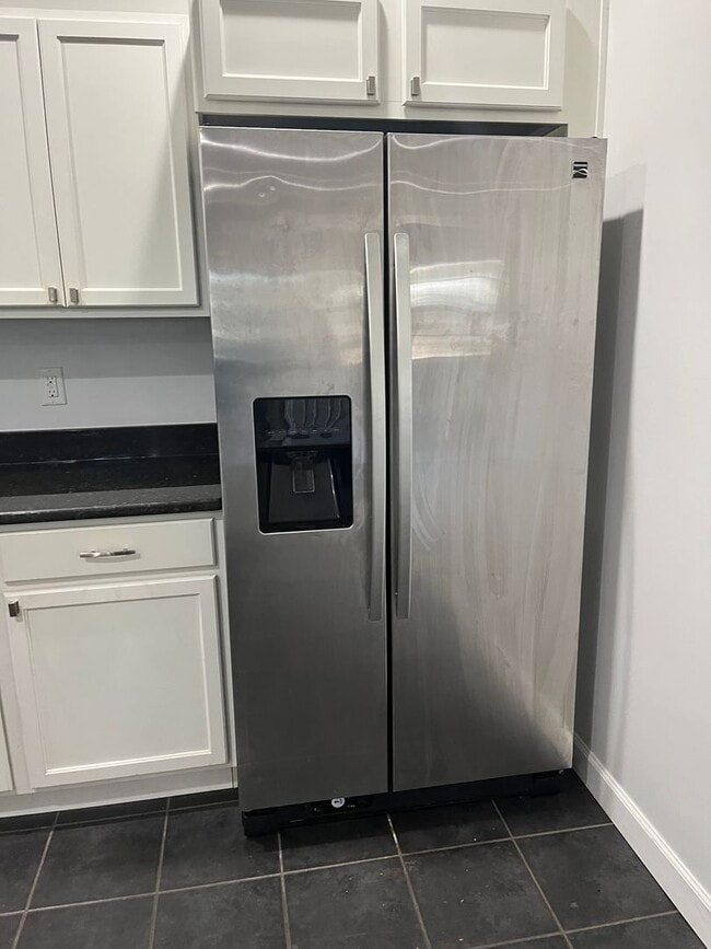 Building Photo - Close to Deland High School