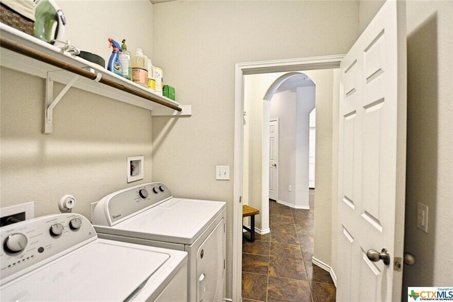 Building Photo - 362 Limerick Rd