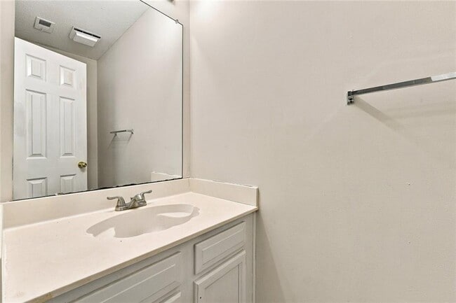 Building Photo - 10870 Willow Meadow Cir