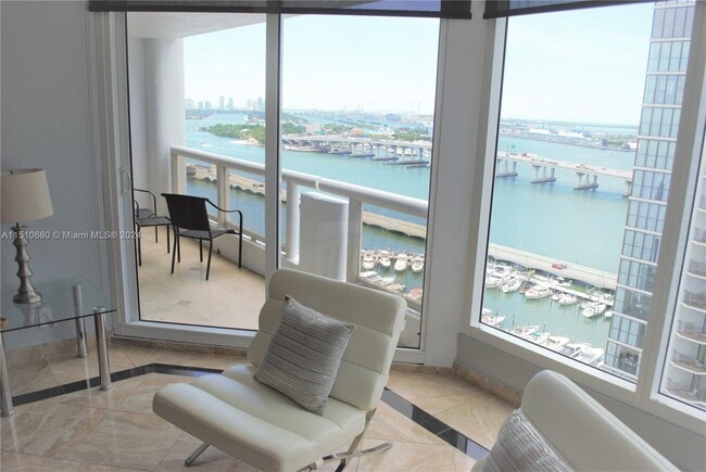 Building Photo - 1717 N Bayshore Dr