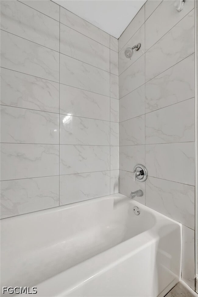 Building Photo - 8110 S Woods Cir