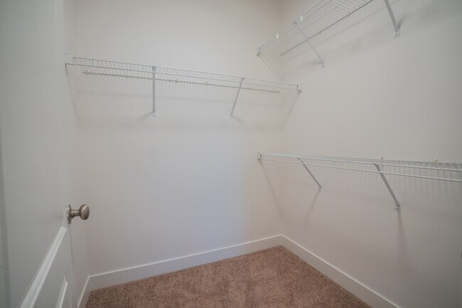 Building Photo - 1032 Skyline View Way