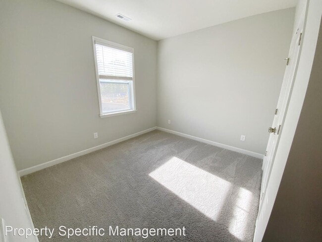 Building Photo - 3 br, 2.5 bath House - 702 Carraway Street