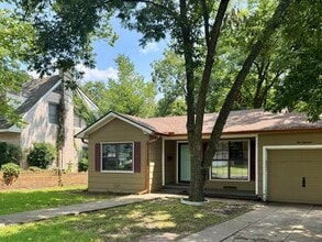 Building Photo - 1018 W Brockett St
