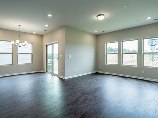 Building Photo - 128 Blue Hydrangea Ln